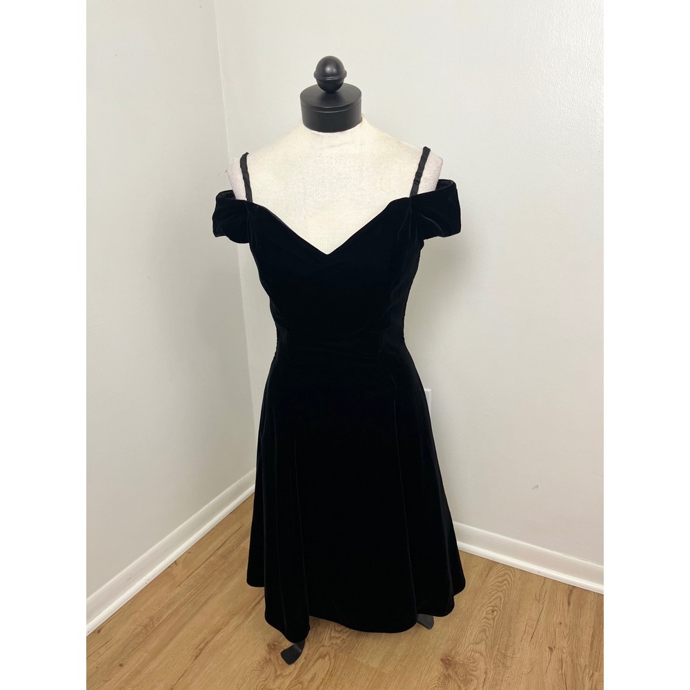 Vintage Dark Romantic Goth Velvet Cocktail Dress Small Black Off Shoulder Prom